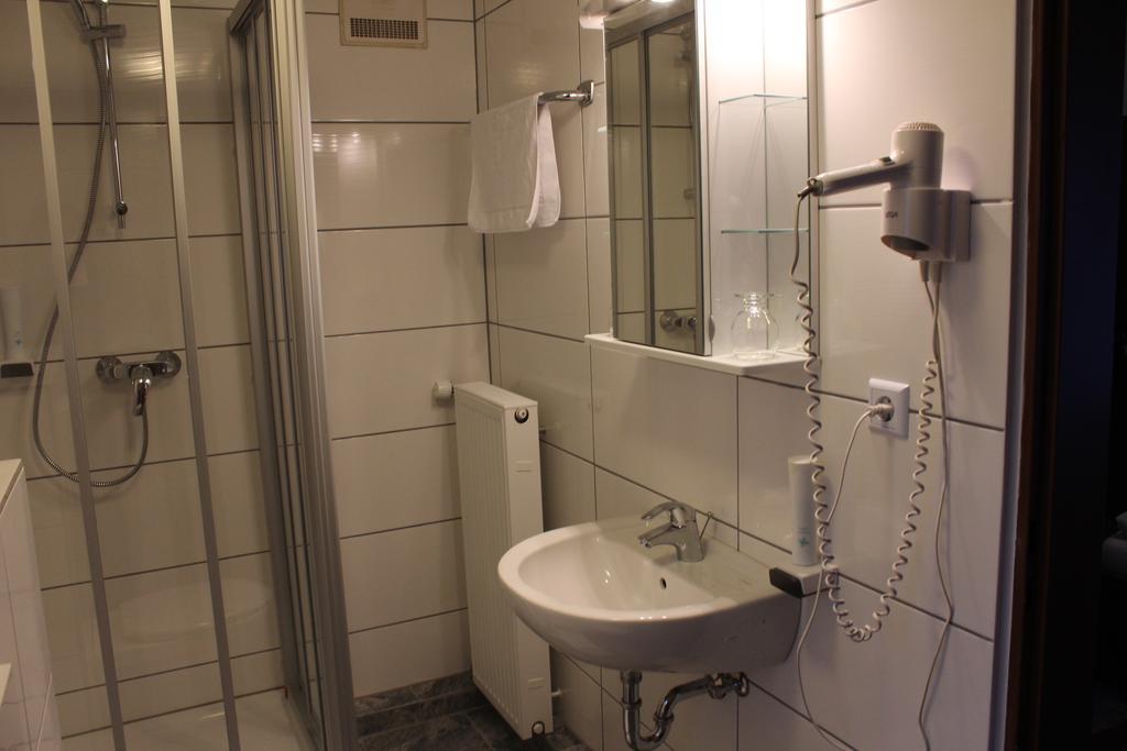 Airport-Hotel Zum Taubengrund Kelsterbach Habitación foto